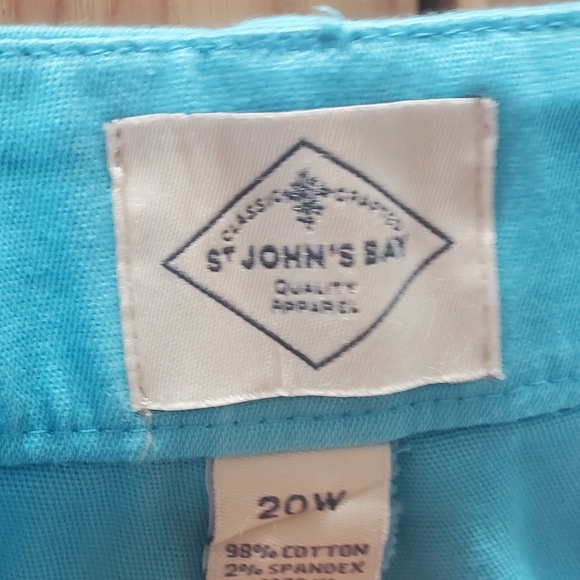 2 Pairs of Pants - Picture 4 of 5